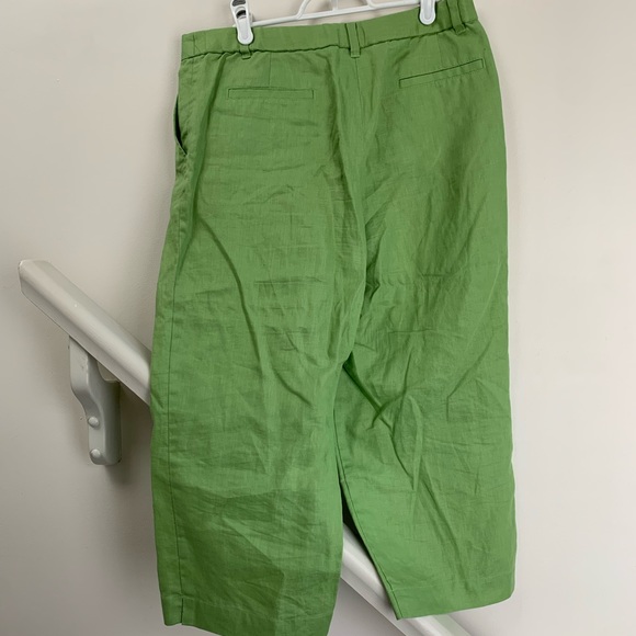 Green capris pants - Picture 4 of 5